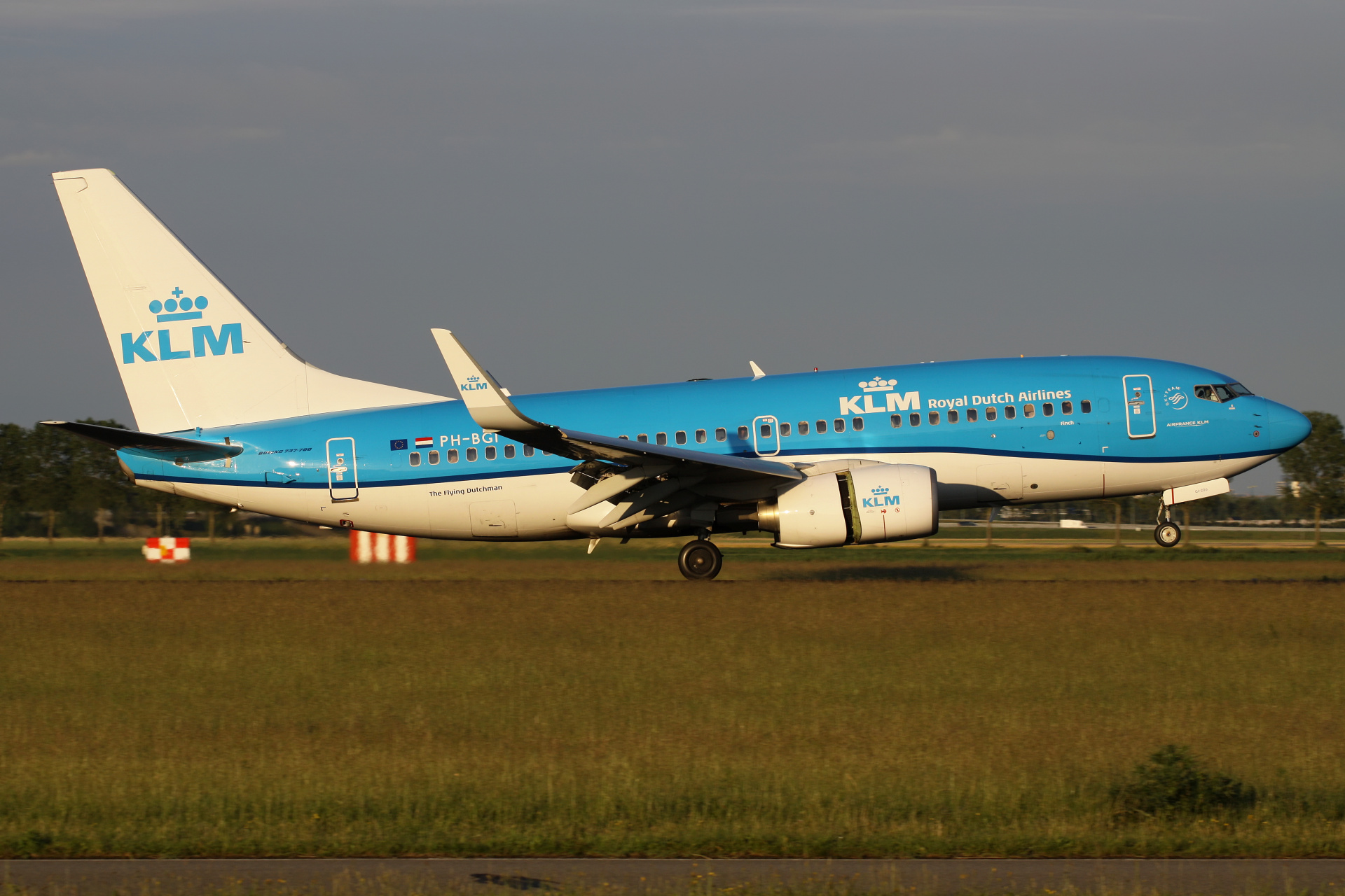 PH-BGI, KLM Royal Dutch Airlines (Samoloty » Spotting na Schiphol » Boeing 737-700)