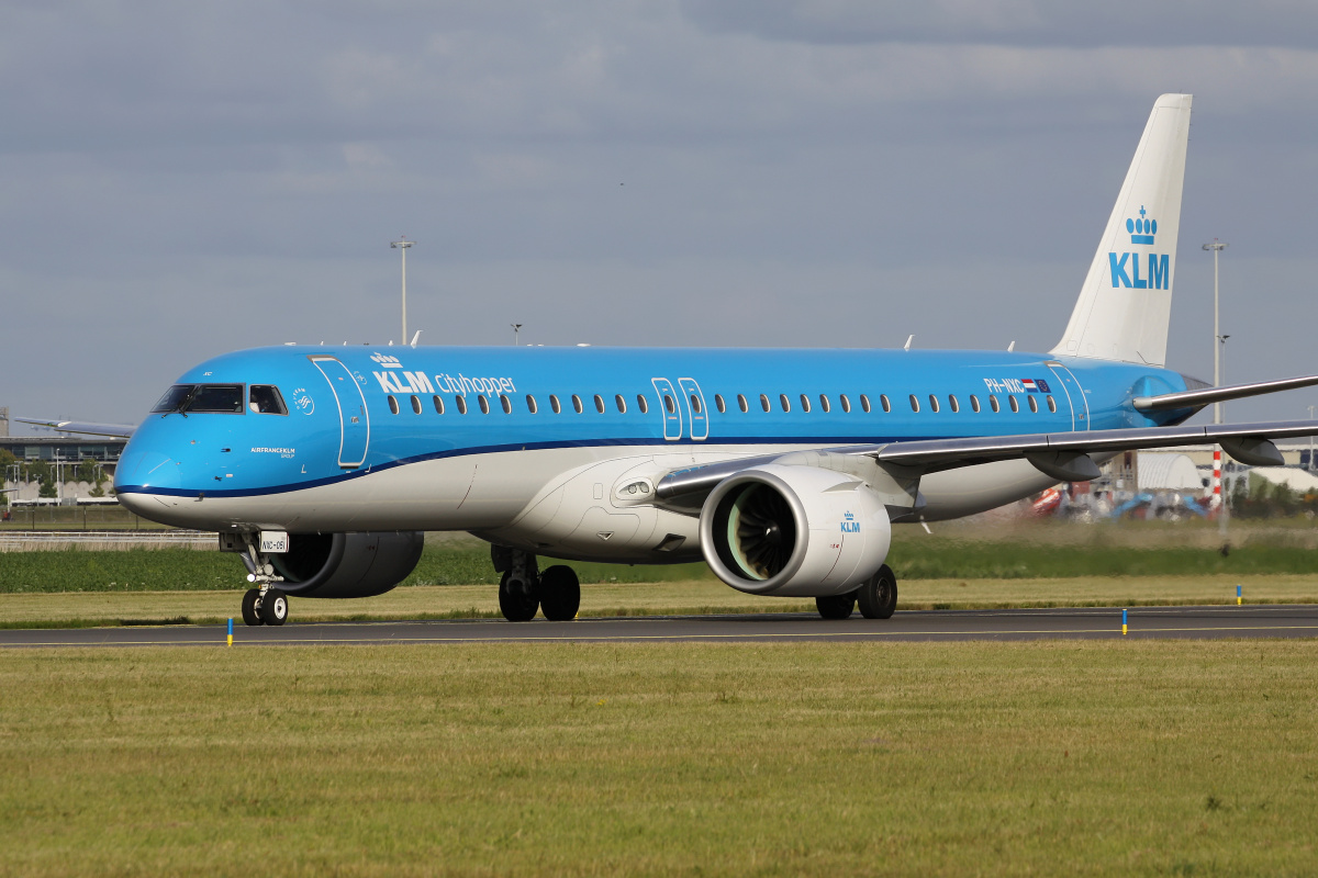 PH-NXC (Samoloty » Spotting na Schiphol » Embraer E195-E2 » KLM Cityhopper)