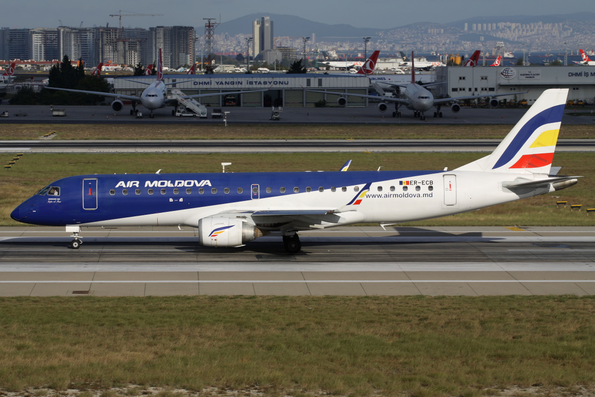 ER-ECB, Air Moldova (Samoloty » Port Lotniczy im. Atatürka w Stambule » Embraer ERJ-190)