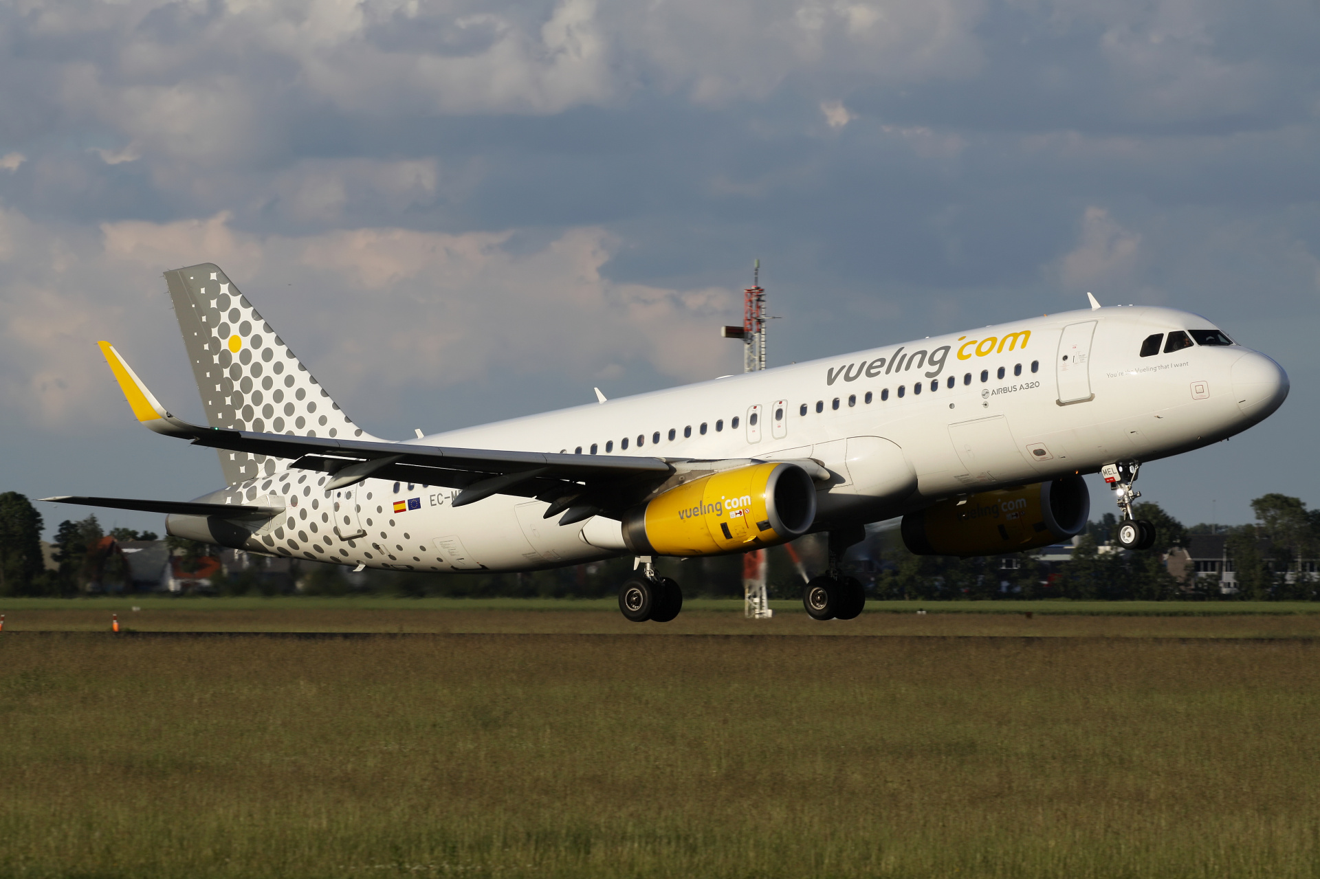 EC-MEL (Samoloty » Spotting na Schiphol » Airbus A320-200 » Vueling Airlines)