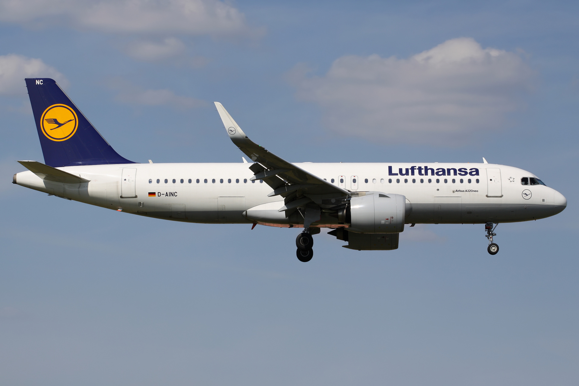 D-AINC (Samoloty » Spotting na EPWA » Airbus A320neo » Lufthansa)