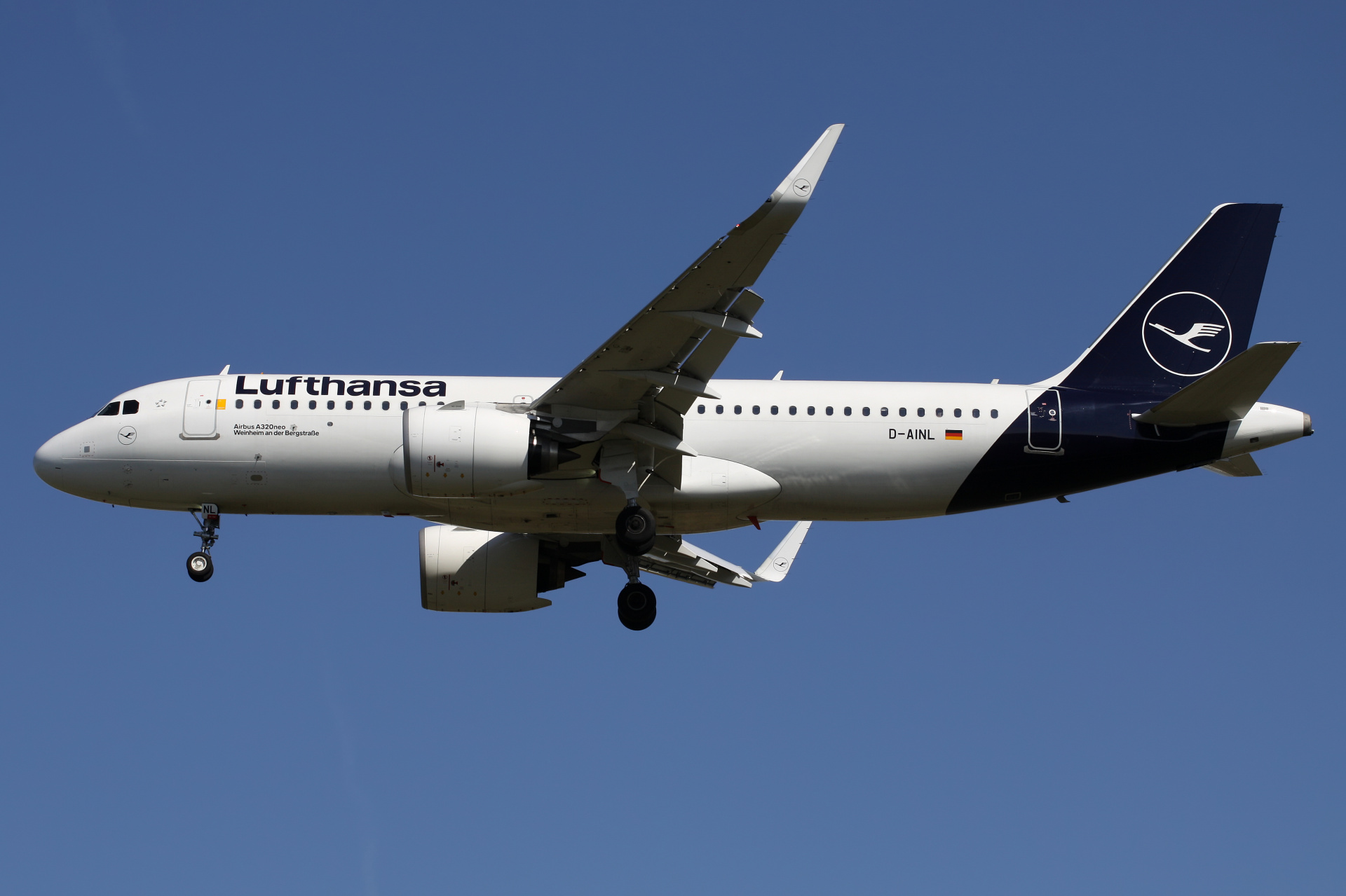 D-AINL (Samoloty » Spotting na EPWA » Airbus A320neo » Lufthansa)
