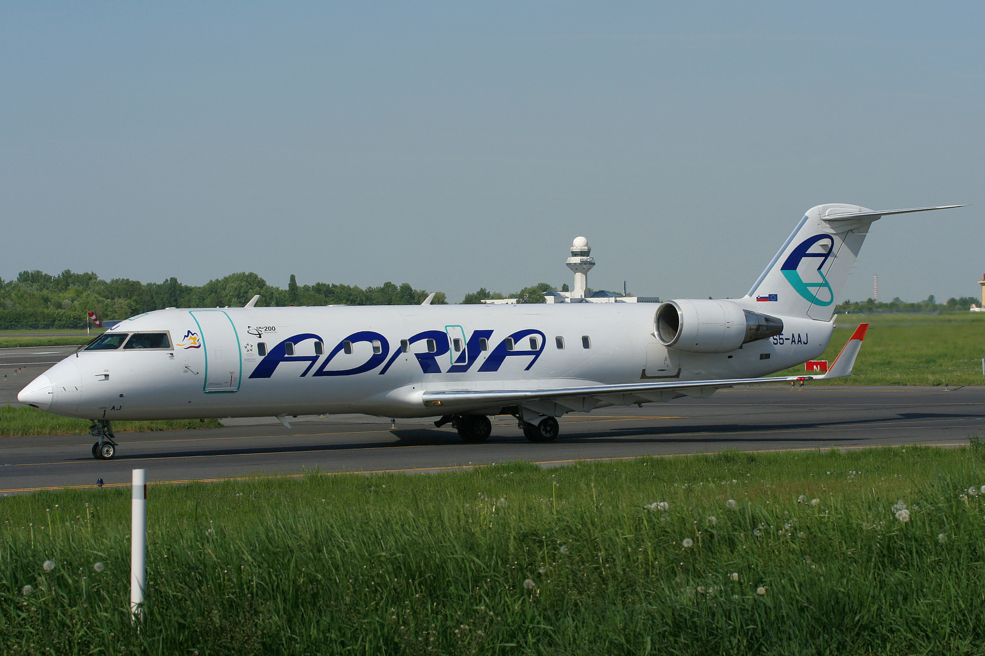 S5-AAJ (Aircraft » EPWA Spotting » Bombardier CL-600 Regional Jet » CRJ-200 » Adria Airways)