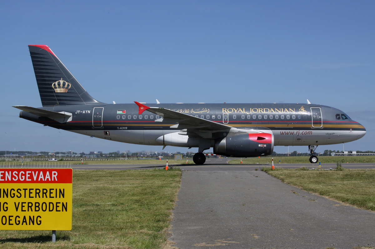 JY-AYN, Royal Jordanian Airlines (Samoloty » Spotting na Schiphol » Airbus A319-100)