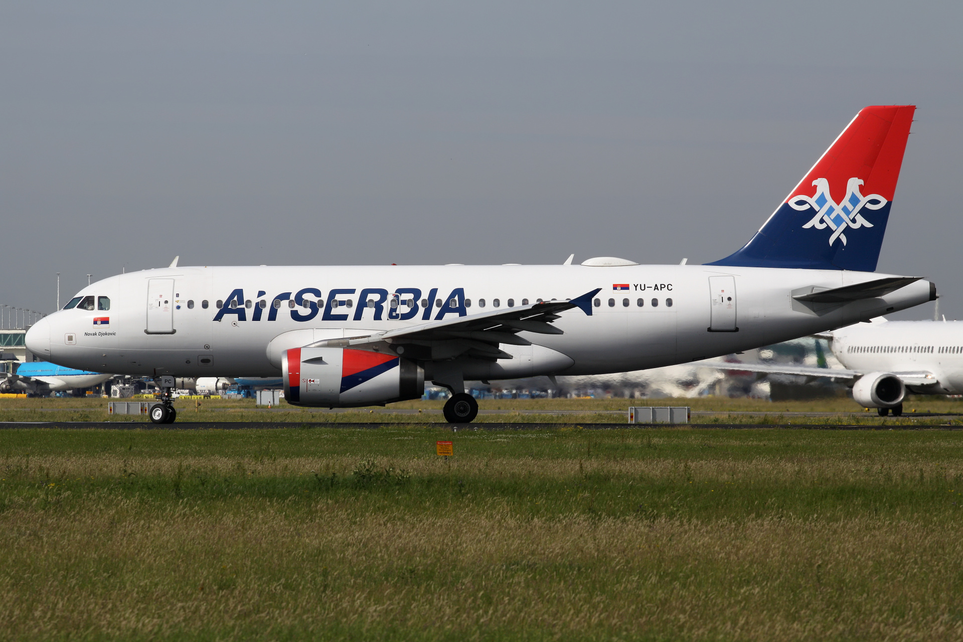 YU-APC, Air Serbia (Samoloty » Spotting na Schiphol » Airbus A319-100)