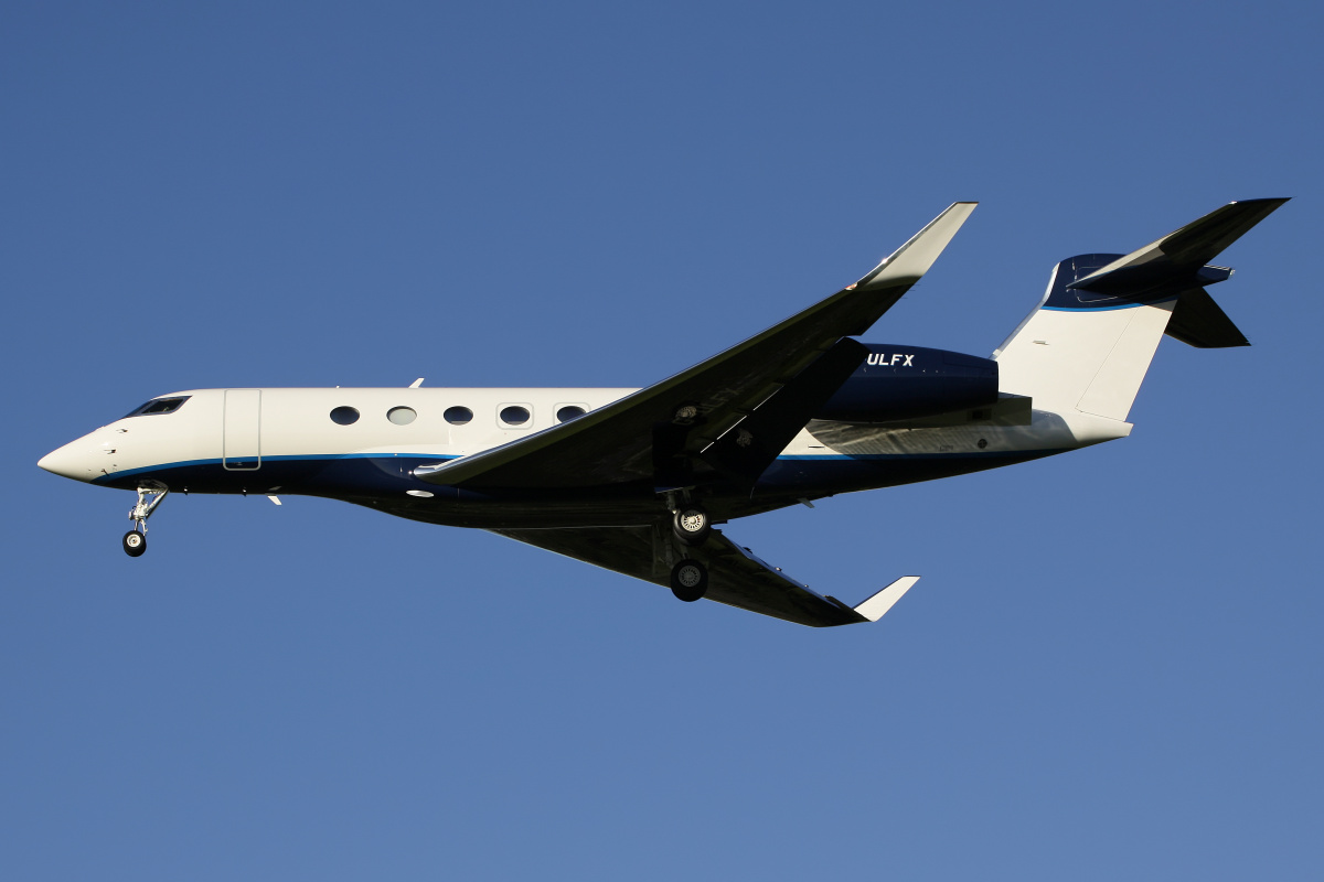 G-ULFX, Luxaviation (Aircraft » EPWA Spotting » Gulfstream G600)