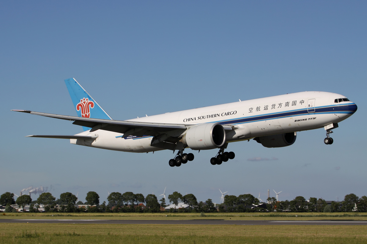 B-2075 (Aircraft » Schiphol Spotting » Boeing 777F » China Southern Cargo)