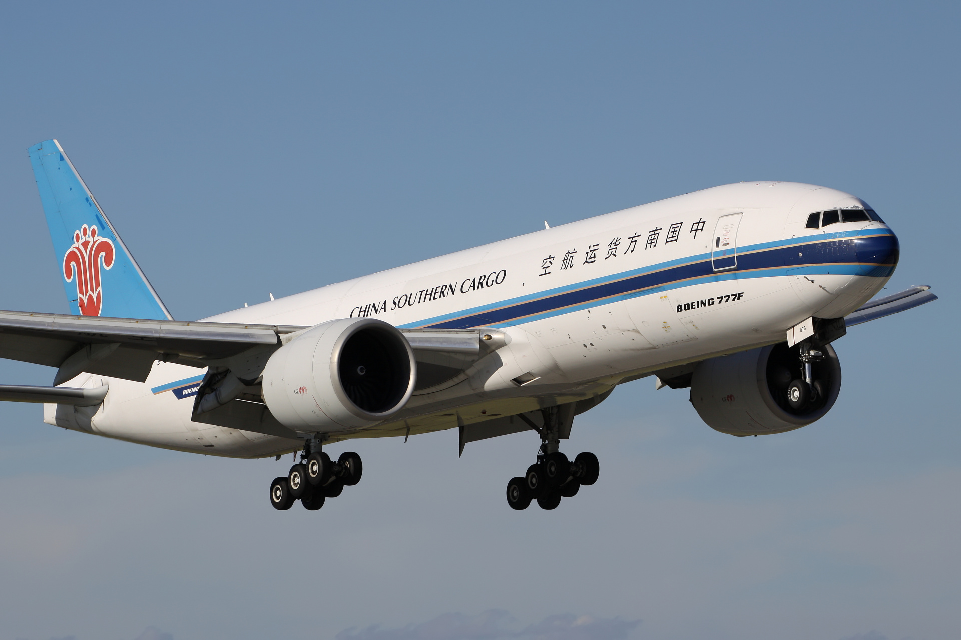 B-2075 (Aircraft » Schiphol Spotting » Boeing 777F » China Southern Cargo)