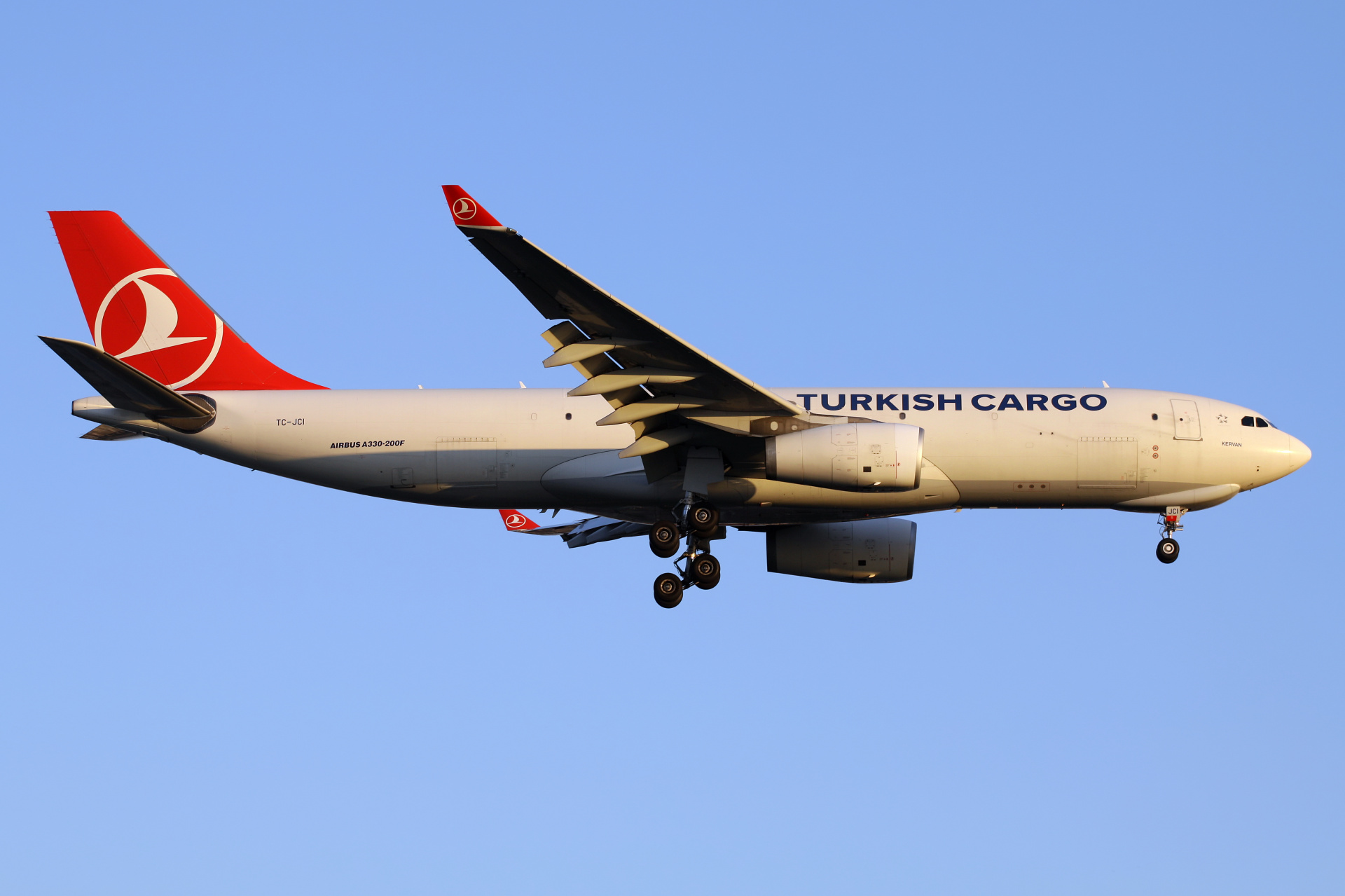 TC-JCI, Turkish Cargo (Samoloty » Port Lotniczy im. Atatürka w Stambule » Airbus A330-200F)