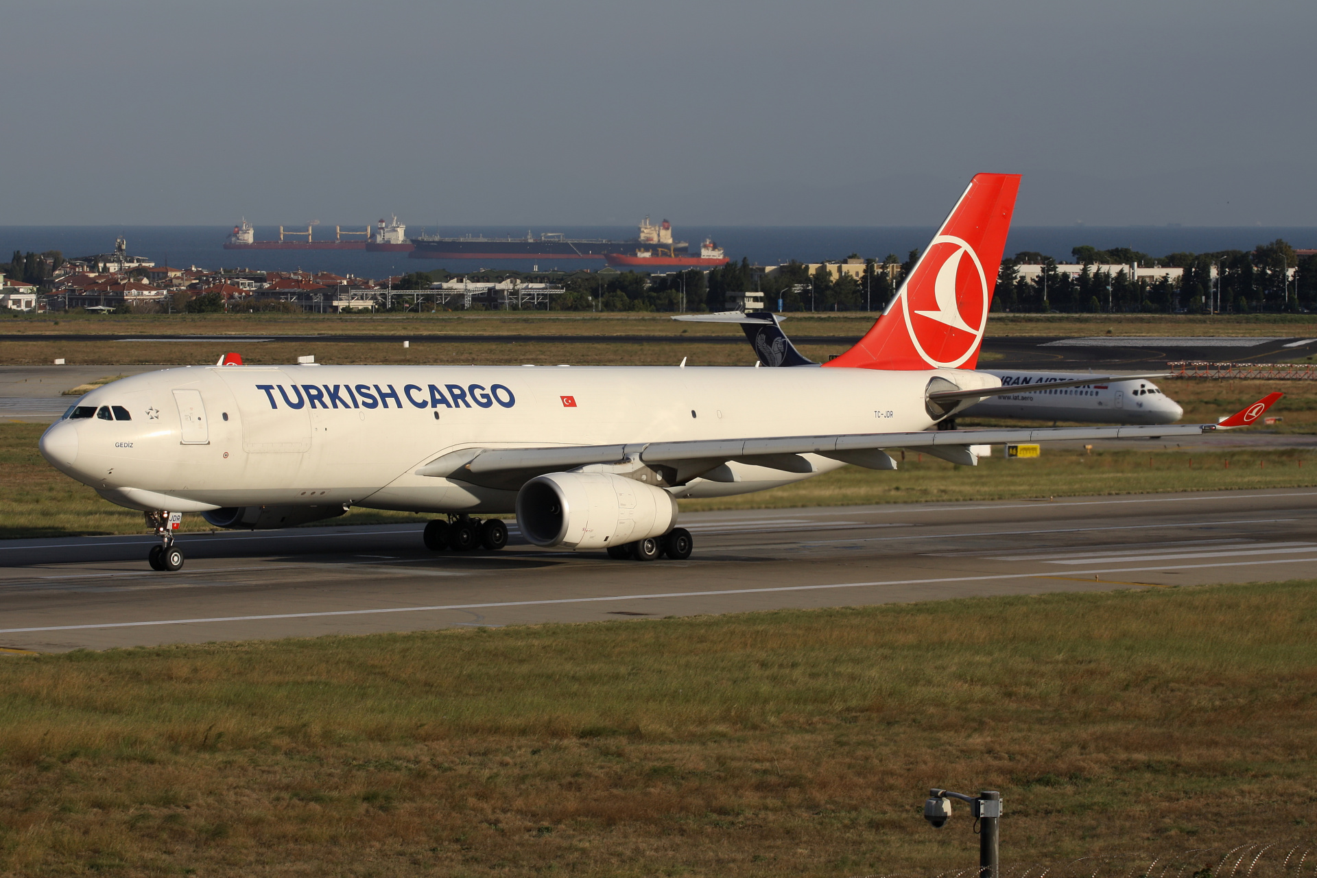 TC-JDR, Turkish Cargo (Samoloty » Port Lotniczy im. Atatürka w Stambule » Airbus A330-200F)