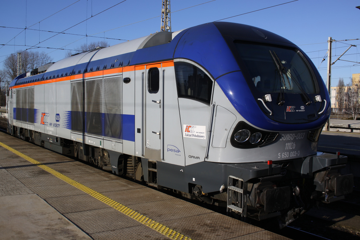 111Db SU160-003 (Pojazdy » Pociągi i lokomotywy » Pesa Gama)