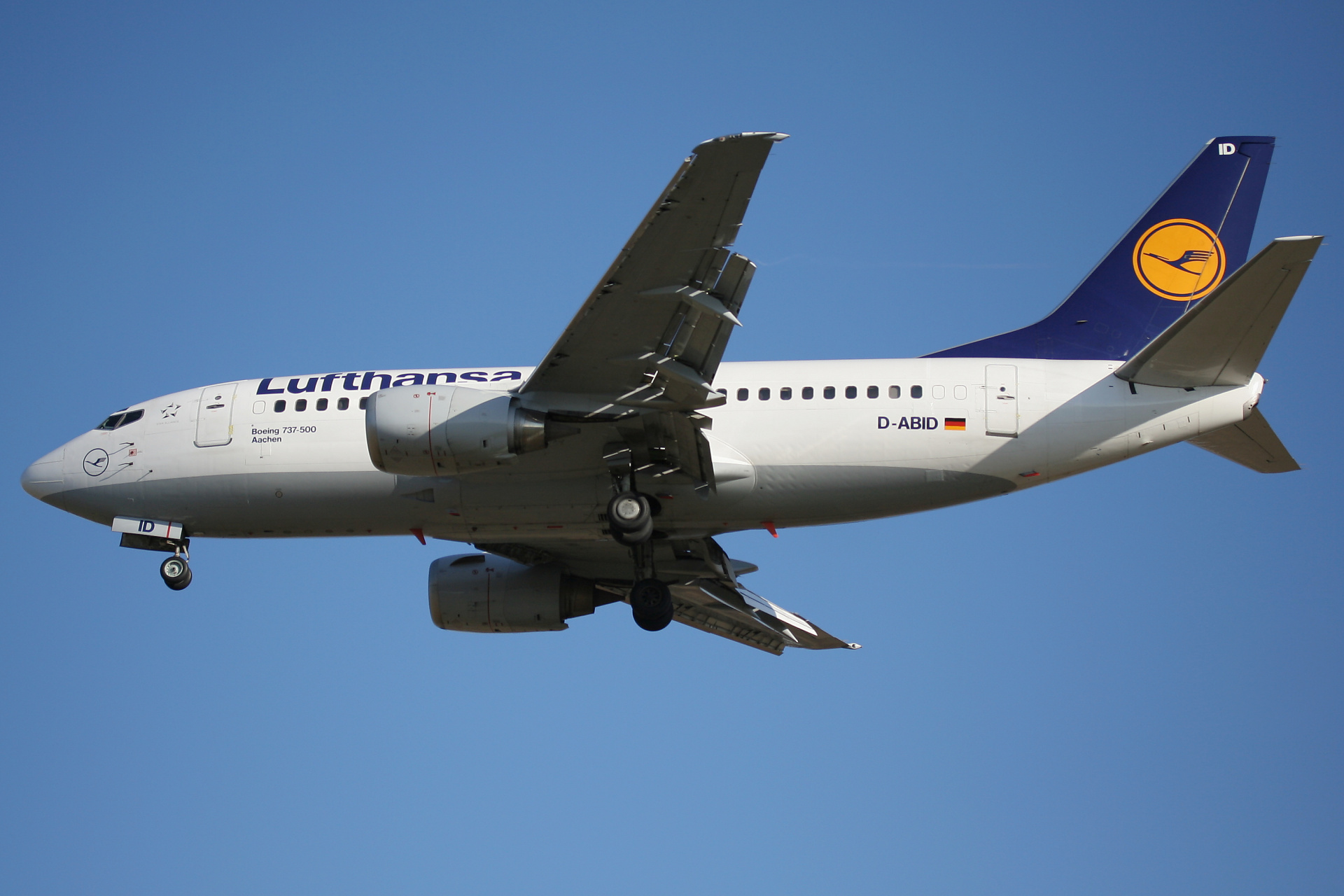 D-ABID (Samoloty » Spotting na EPWA » Boeing 737-500 » Lufthansa)