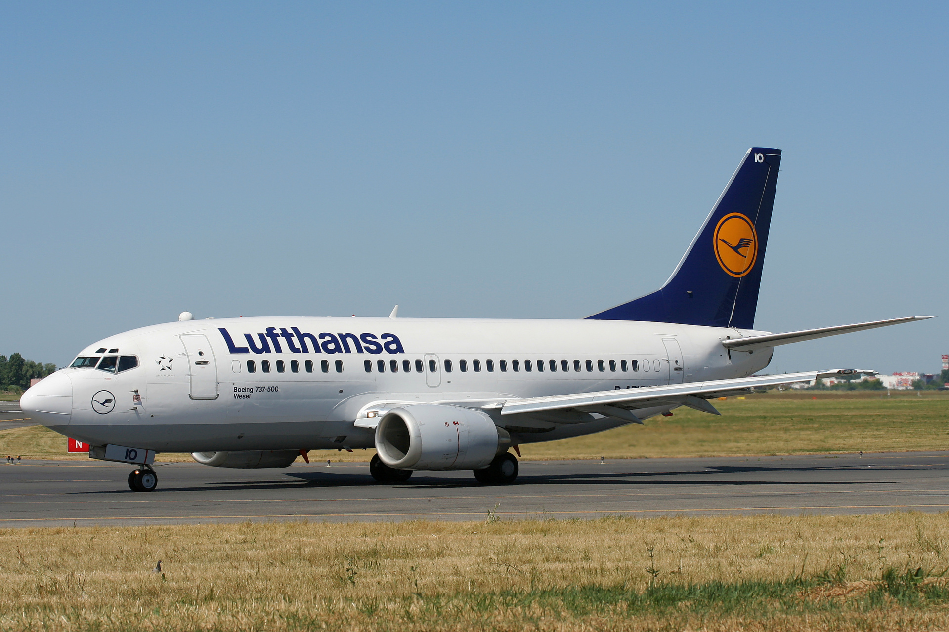 D-ABIO (Aircraft » EPWA Spotting » Boeing 737-500 » Lufthansa)