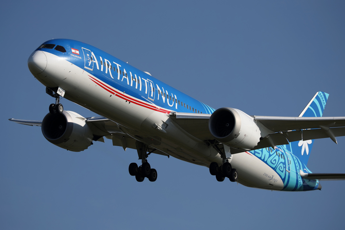 F-OMUA (Samoloty » Spotting na EPWA » Boeing 787-9 Dreamliner » Air Tahiti Nui)