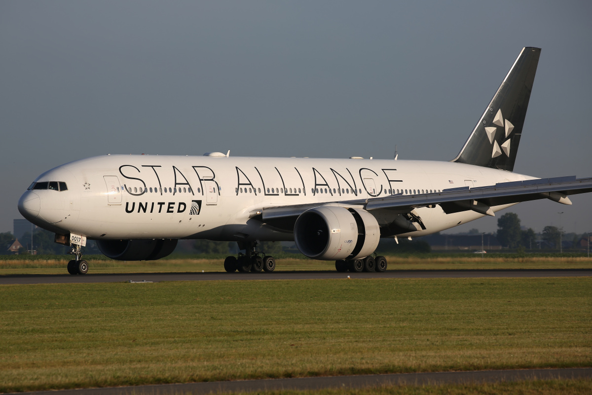 N78017 (Star Alliance livery)