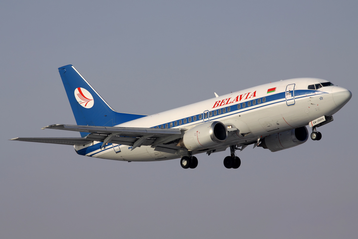 EW-250PA (Aircraft » EPWA Spotting » Boeing 737-500 » Belavia)