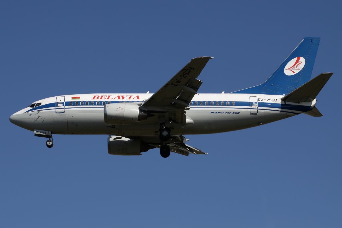 EW-251PA (Samoloty » Spotting na EPWA » Boeing 737-500 » Belavia)