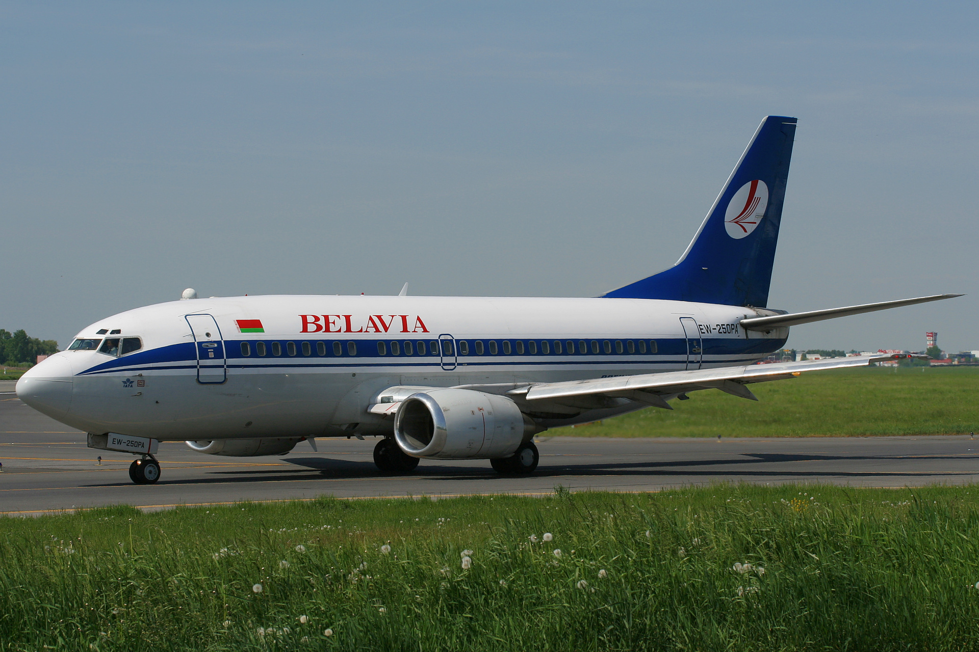 EW-250PA (Aircraft » EPWA Spotting » Boeing 737-500 » Belavia)