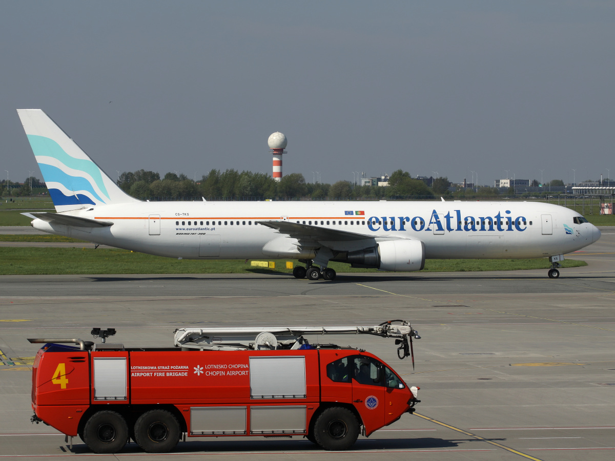 CS-TKS (Aircraft » EPWA Spotting » Boeing 767-300 » EuroAtlantic Airways)