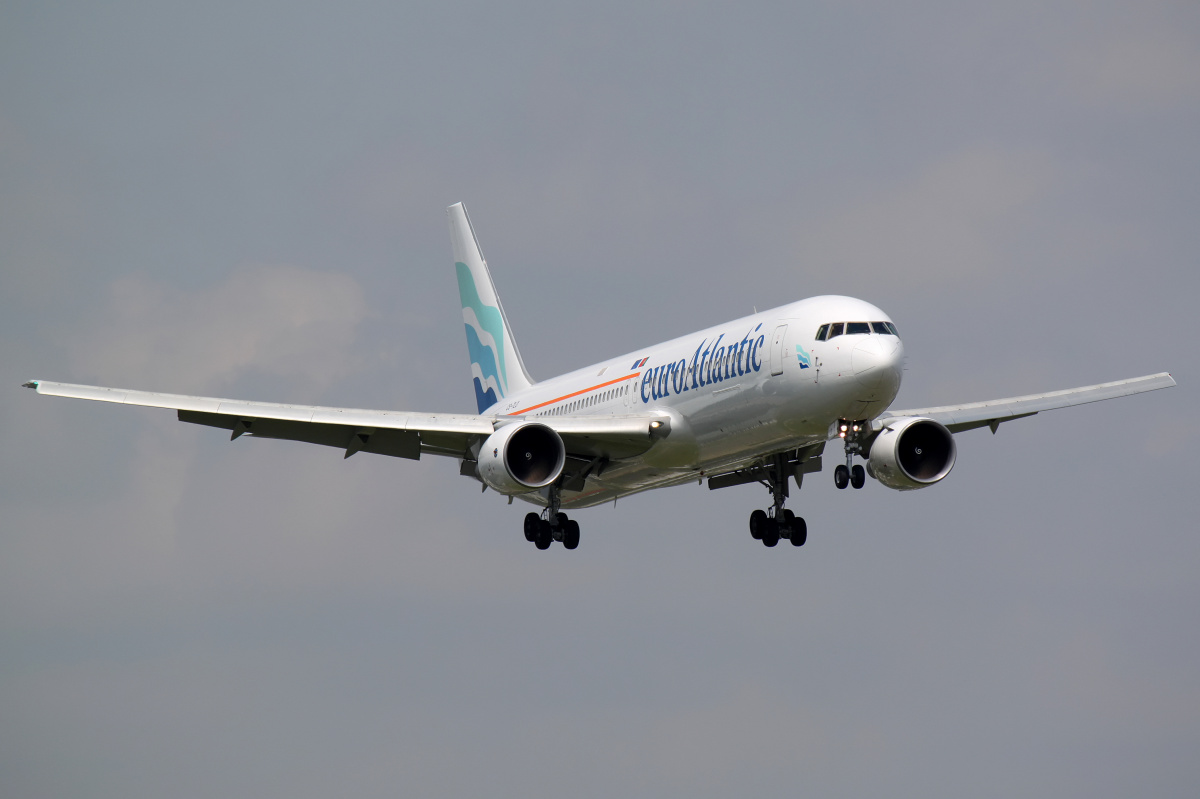 CS-TLO (Aircraft » EPWA Spotting » Boeing 767-300 » EuroAtlantic Airways)