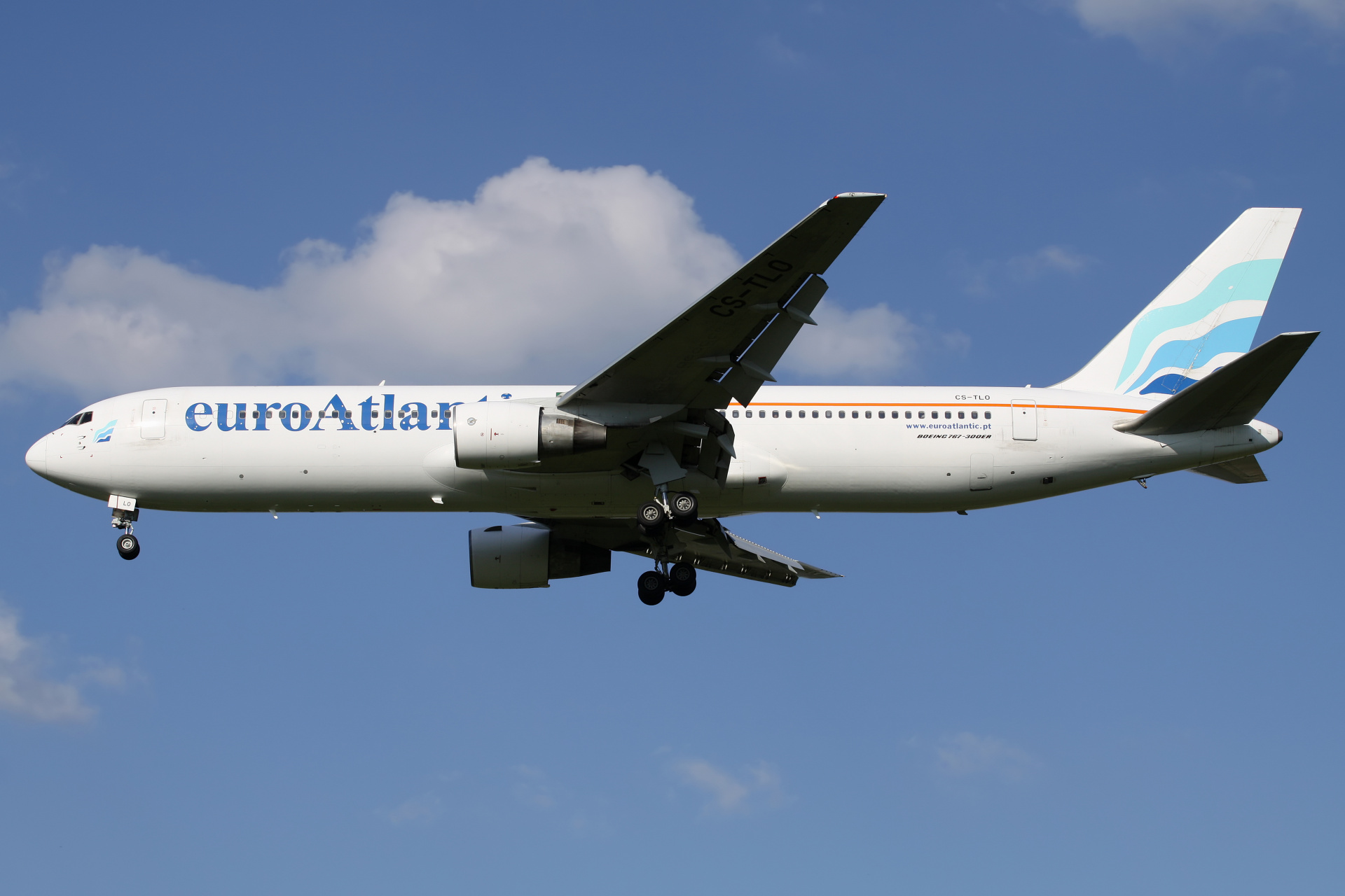 CS-TLO (Aircraft » EPWA Spotting » Boeing 767-300 » EuroAtlantic Airways)