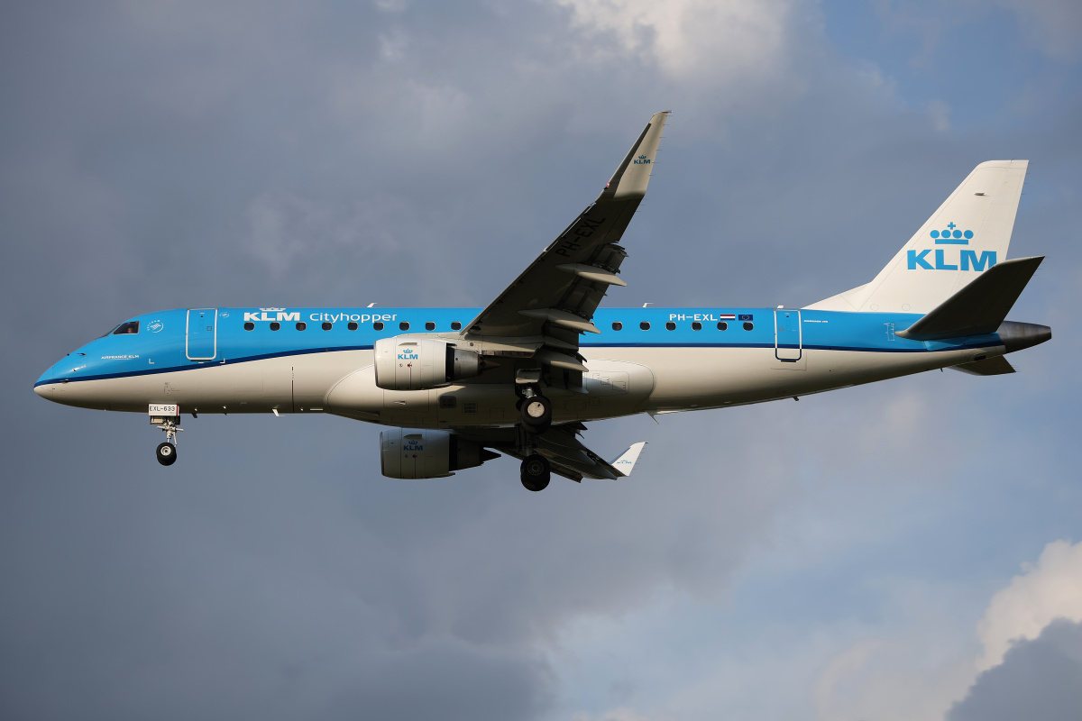 PH-EXL (Aircraft » EPWA Spotting » Embraer E175 (ERJ-170-200) » KLM Cityhopper)