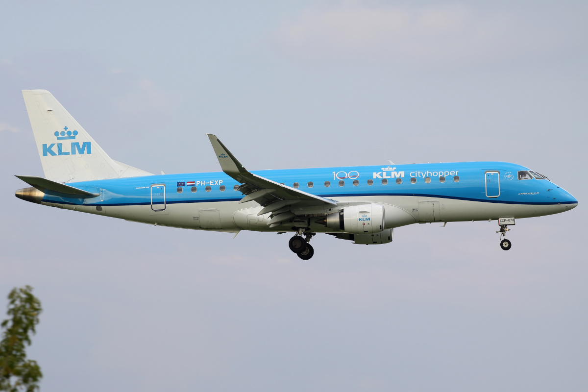 PH-EXP (100 years livery) (Aircraft » EPWA Spotting » Embraer E175 (ERJ-170-200) » KLM Cityhopper)