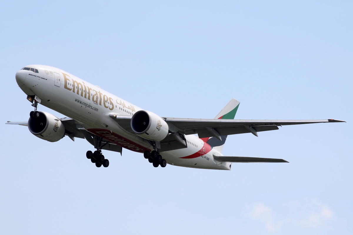 A6-EWG, Emirates ("EXPO 2020 Dubai" sticker) (Aircraft » EPWA Spotting » Boeing 777-200LR)