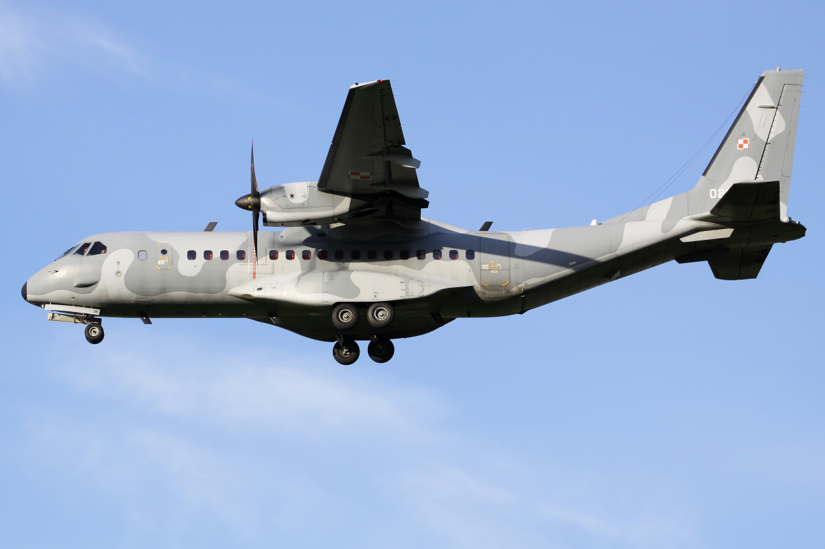 020 (new livery) (Aircraft » EPWA Spotting » CASA C-295M » Polish Air Force)