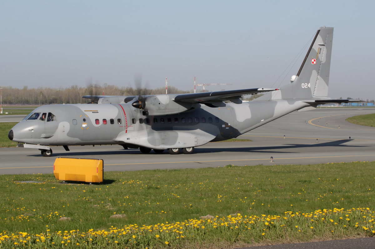 024 (Aircraft » EPWA Spotting » CASA C-295M » Polish Air Force)