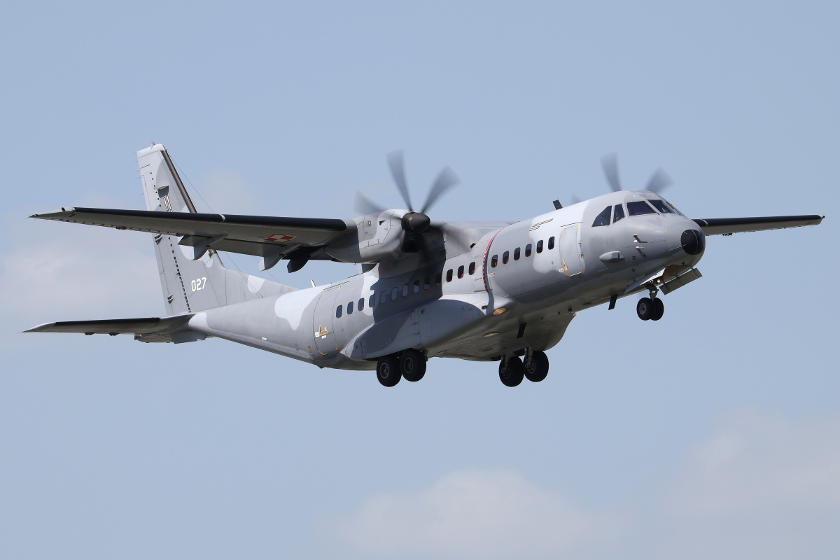 027 (Aircraft » EPWA Spotting » CASA C-295M » Polish Air Force)