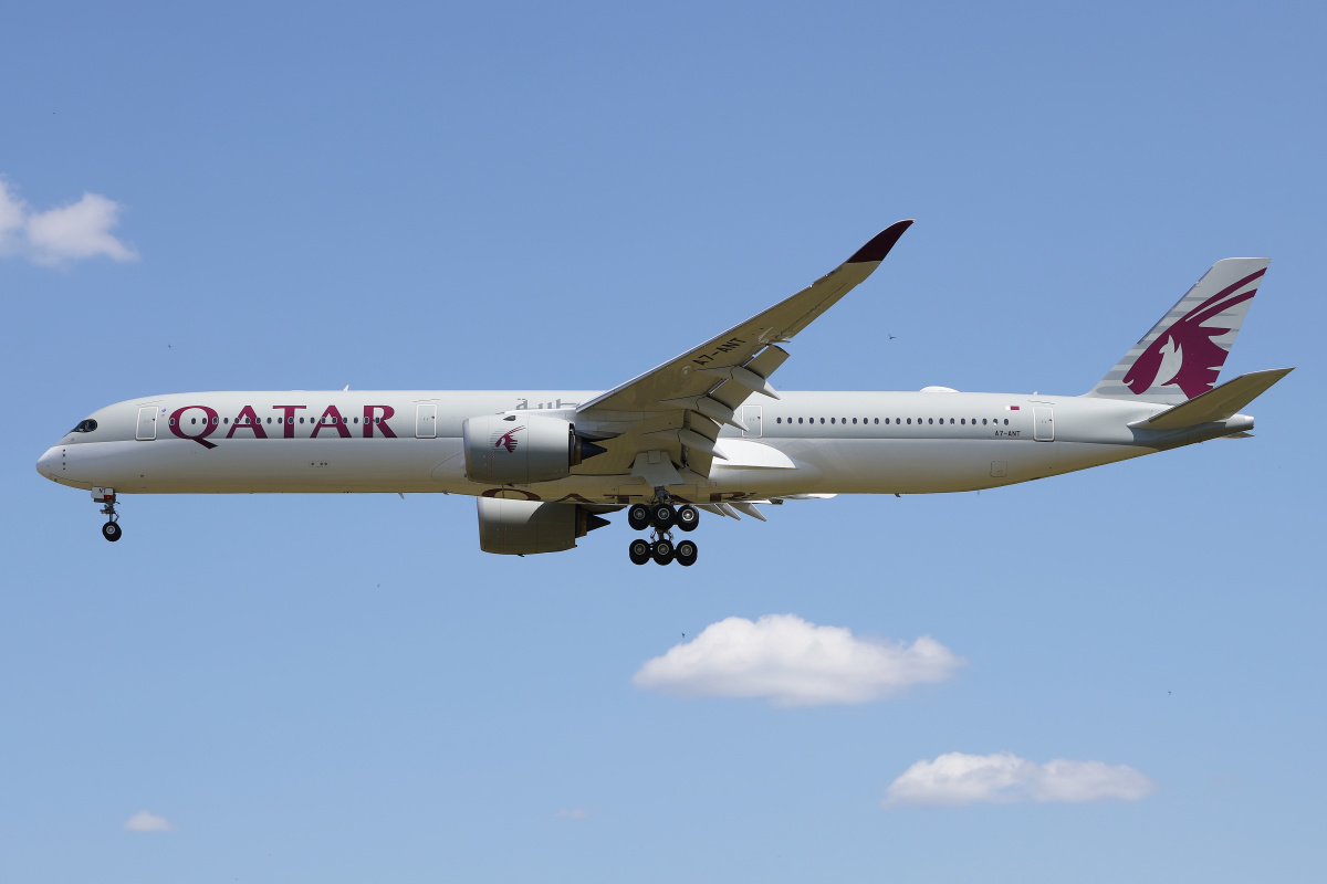 A7-ANT, Qatar Airways (Aircraft » EPWA Spotting » Airbus A350-1000)