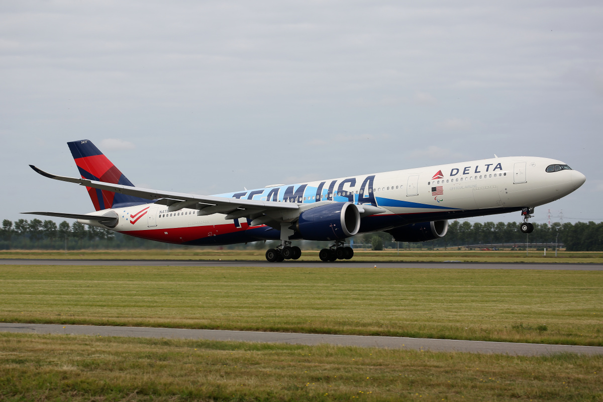 N411DX, Delta Airlines (Team USA livery) (Aircraft » Schiphol Spotting » Airbus A330-900 (A330neo))