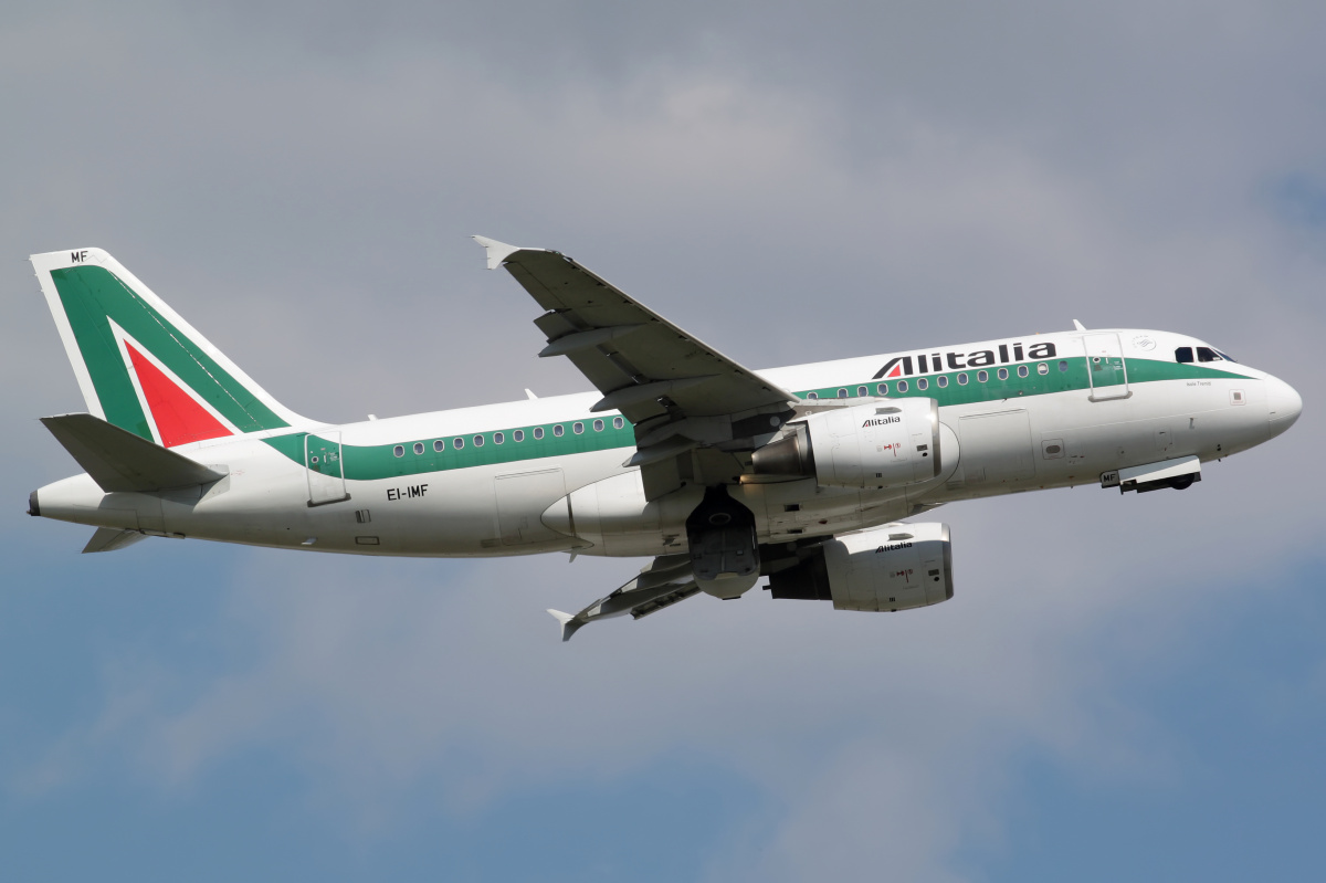 EI-IMF (Aircraft » EPWA Spotting » Airbus A319-100 » Alitalia)