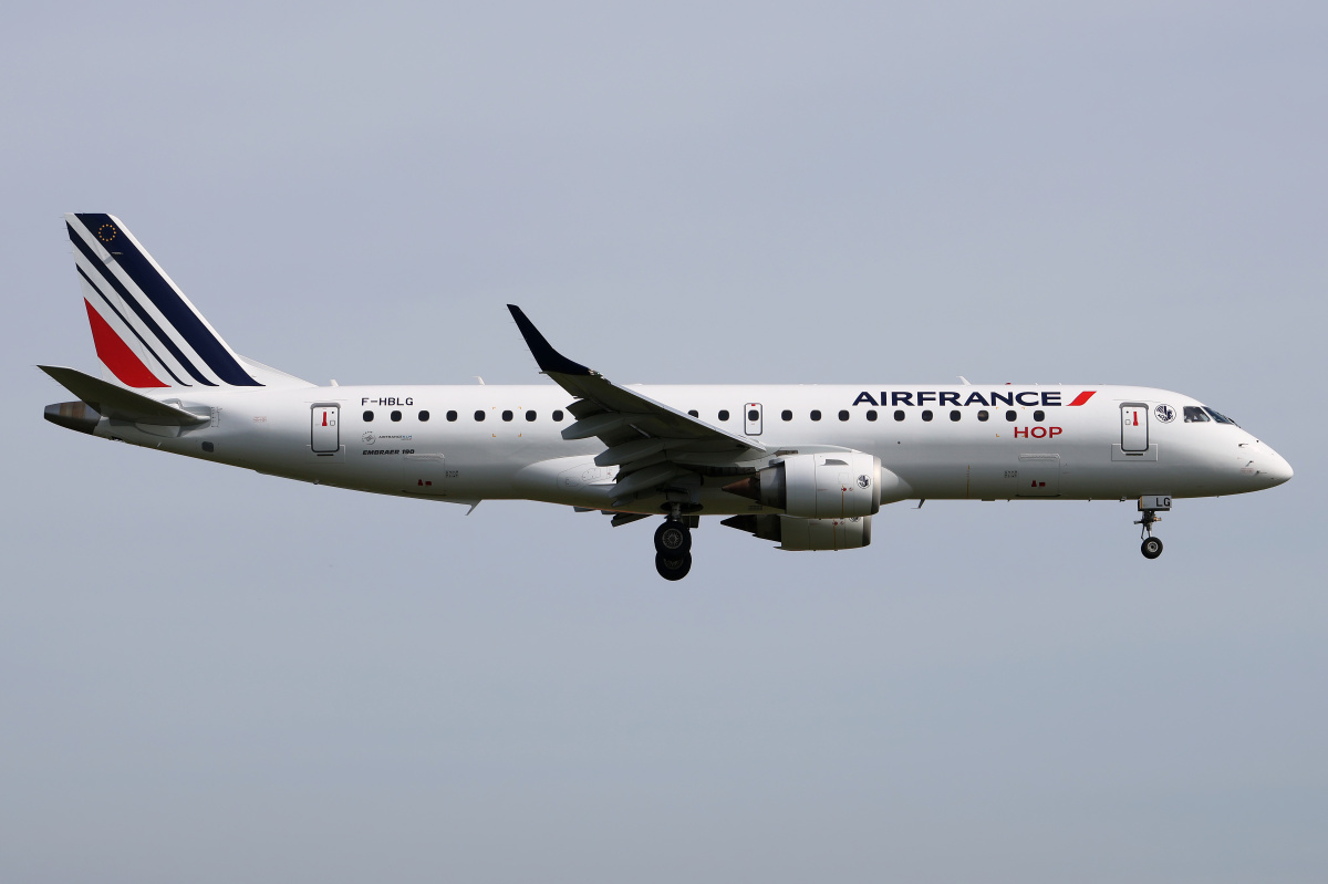 F-HBLG (Aircraft » EPWA Spotting » Embraer E190 (ERJ-190-100) » Air France Hop)