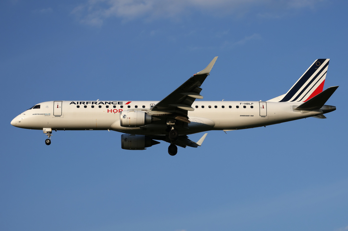 F-HBLP (Aircraft » EPWA Spotting » Embraer E190 (ERJ-190-100) » Air France Hop)