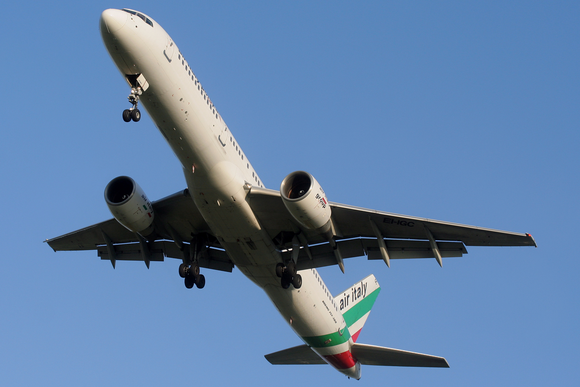 EI-IGC (Samoloty » Spotting na EPWA » Boeing 757-200 » Air Italy Polska)