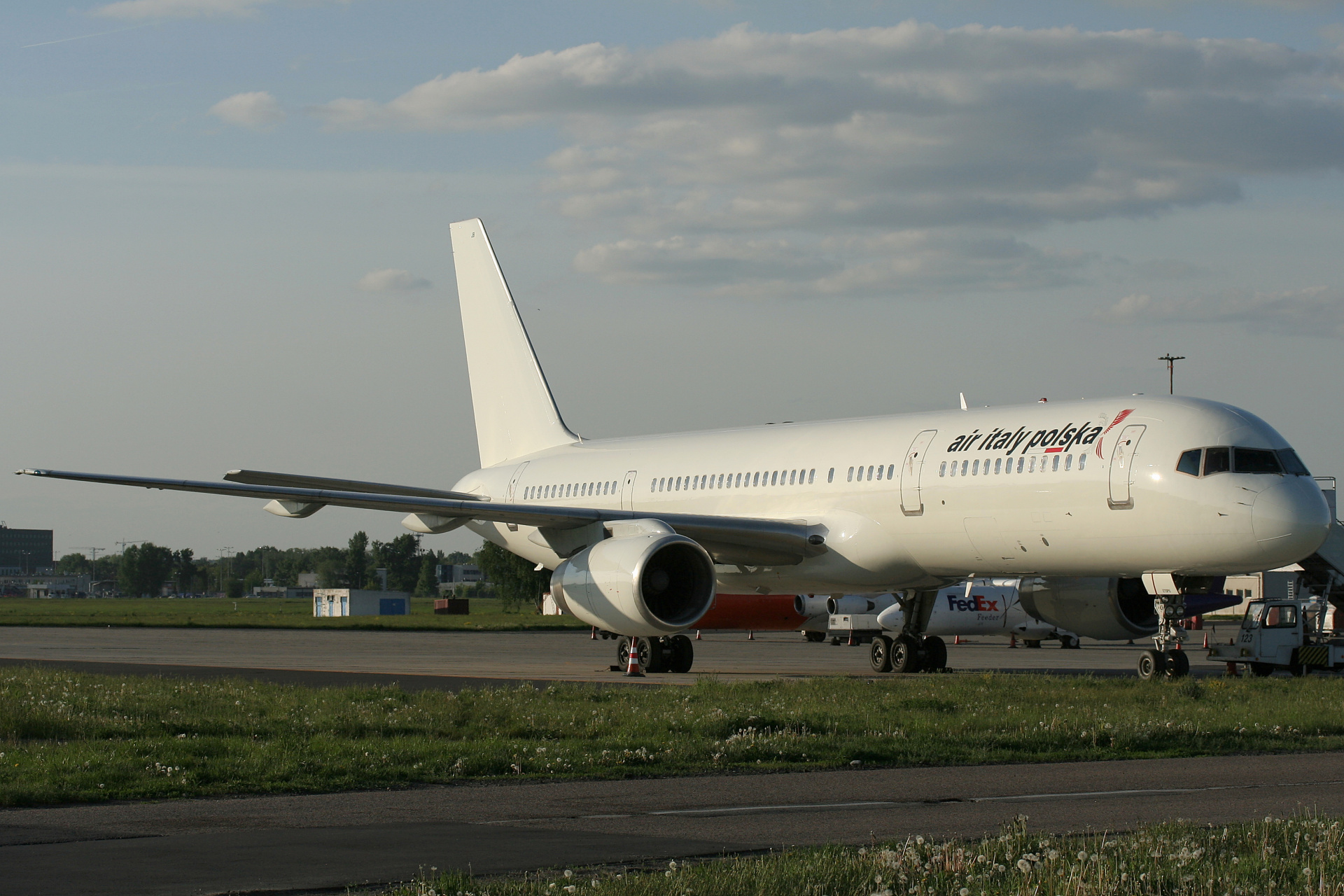 G-OPJB (Samoloty » Spotting na EPWA » Boeing 757-200 » Air Italy Polska)