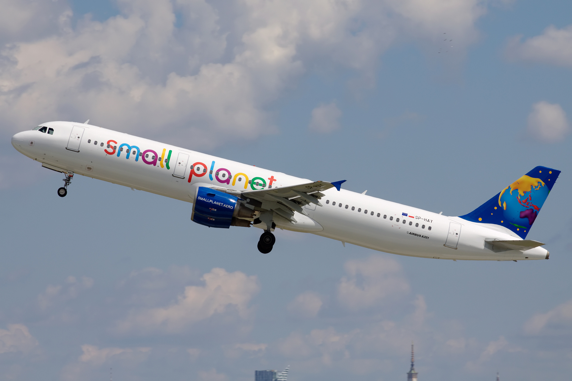 SP-HAY (Aircraft » EPWA Spotting » Airbus A321-200 » Small Planet Airlines Polska)