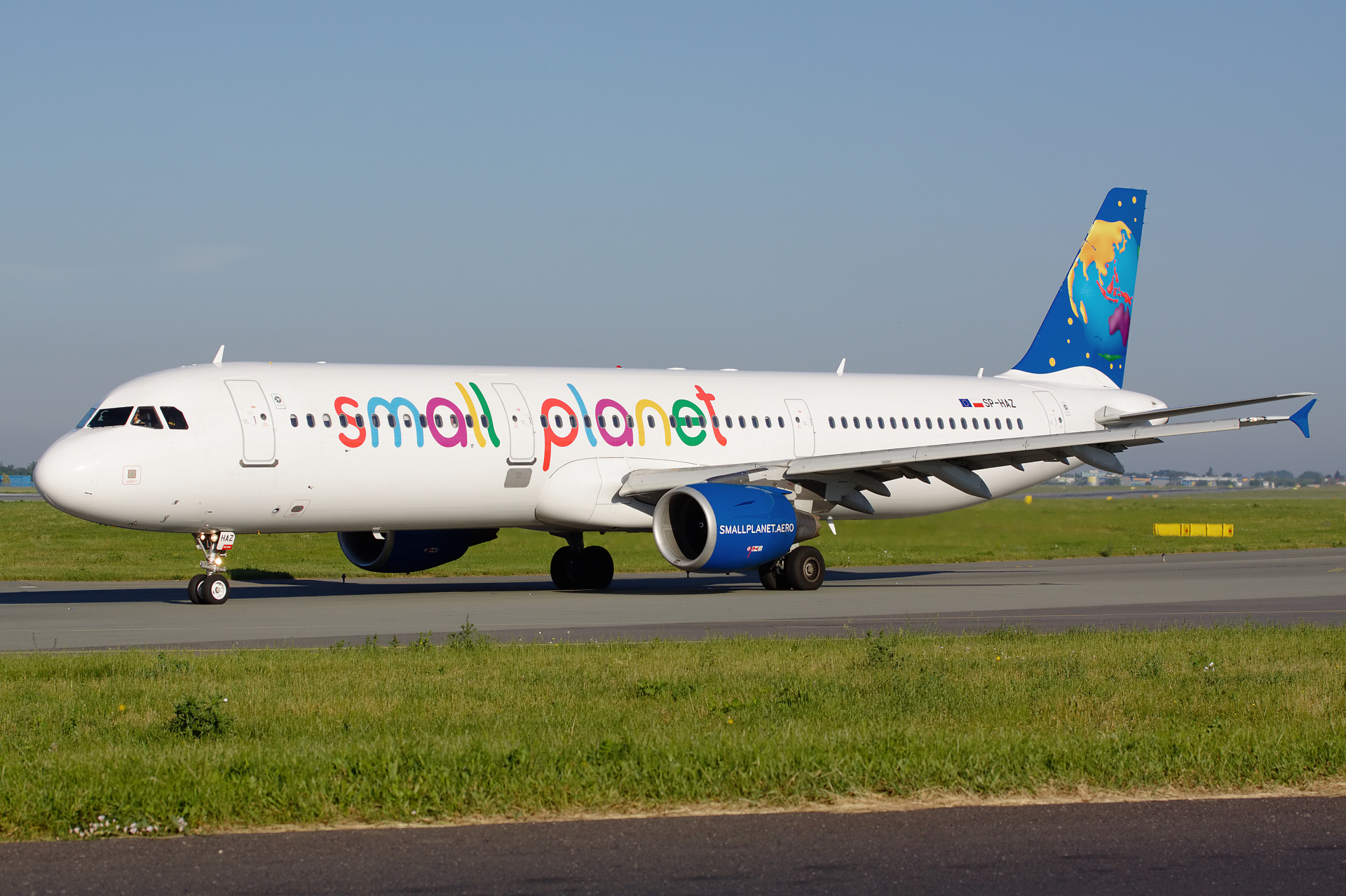 SP-HAZ (Samoloty » Spotting na EPWA » Airbus A321-200 » Small Planet Airlines Polska)