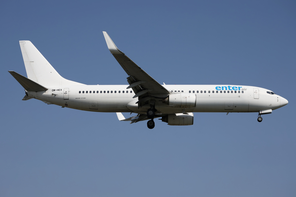 OM-HEX (Enter Air) (Aircraft » EPWA Spotting » Boeing 737-800 » AirExplore)