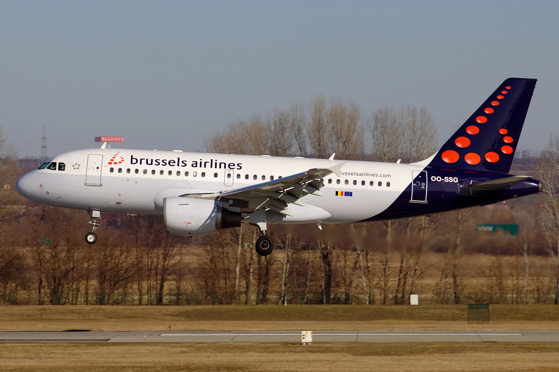OO-SSG, Brussels Airlines (Samoloty » Spotting na Ferihegy » Airbus A319-100)