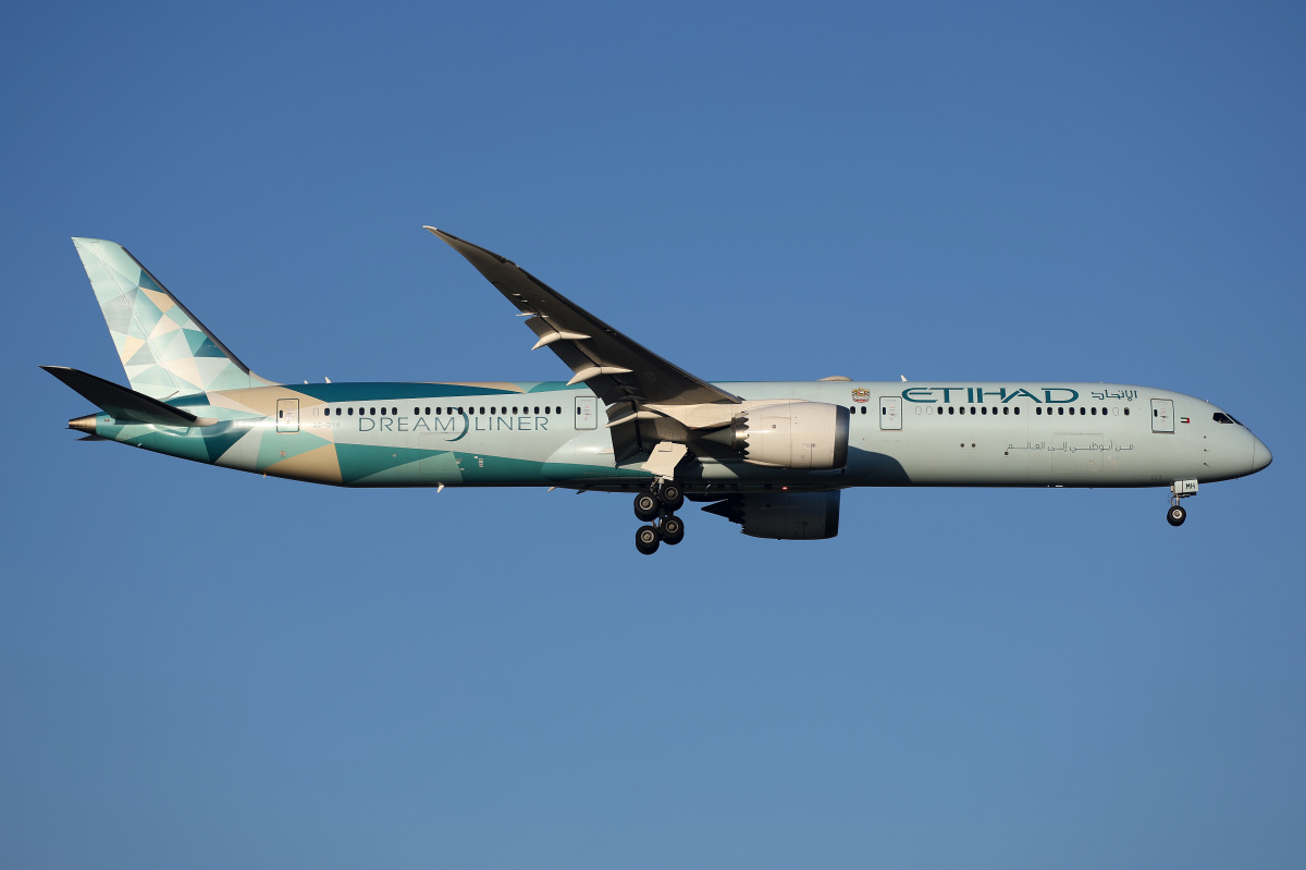 A6-BMH, Etihad Airways (Greenliner livery)
