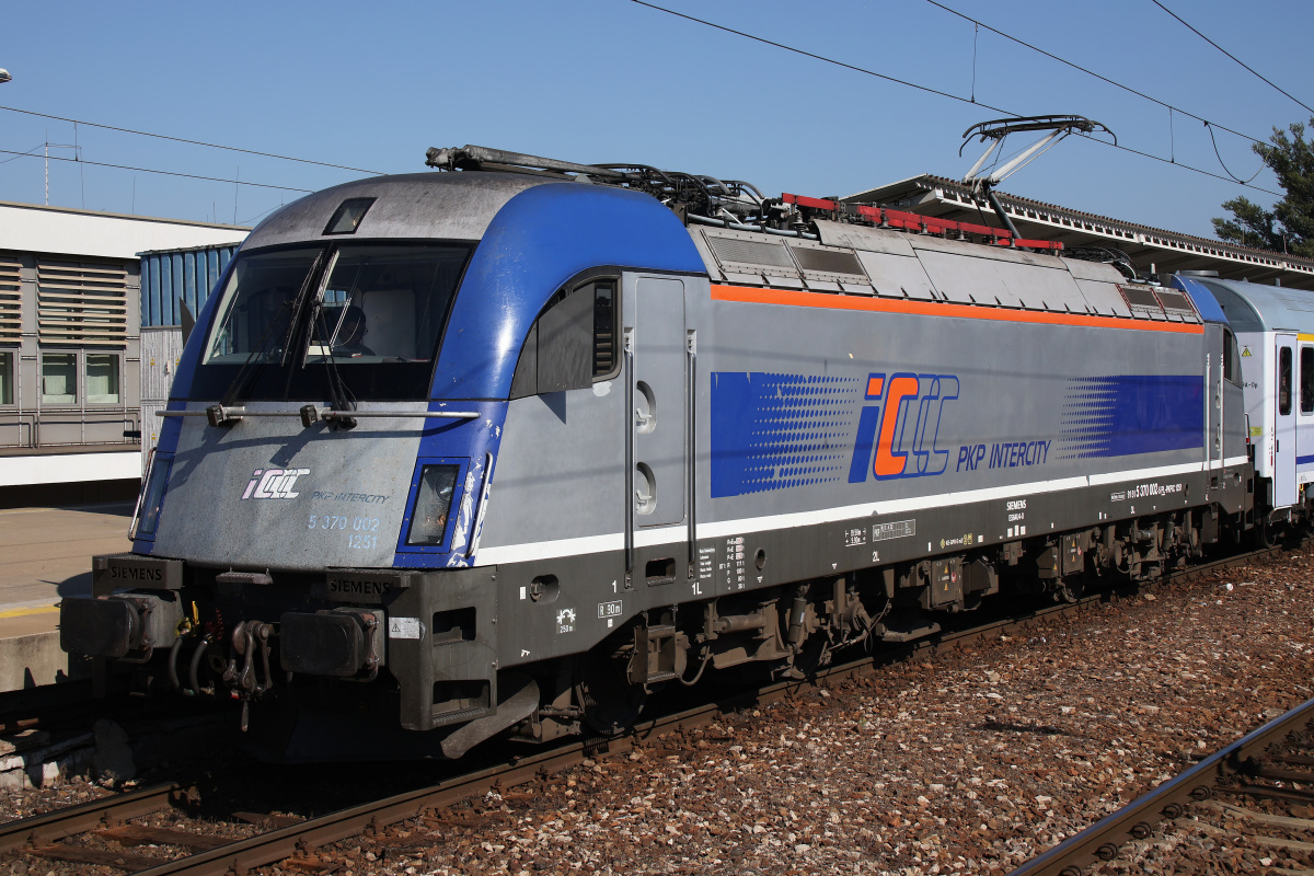 EU44-002 Husarz (Vehicles » Trains and Locomotives » Siemens EuroSprinter ES64U4 Taurus)