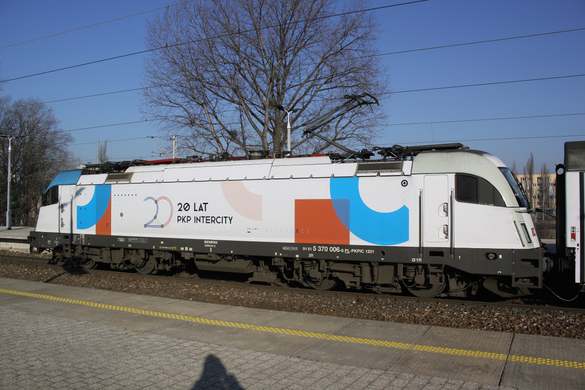 EU44-006 Husarz ("20 Years of PKP Intercity" wrap) (Vehicles » Trains and Locomotives » Siemens EuroSprinter ES64U4 Taurus)