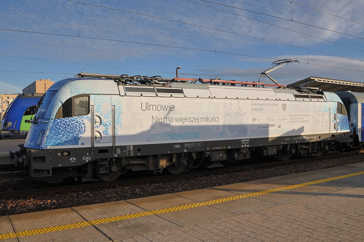 EU44-007 Husarz ("The Ulma Family. There is no greater love" wrap) (Vehicles » Trains and Locomotives » Siemens EuroSprinter ES64U4 Taurus)