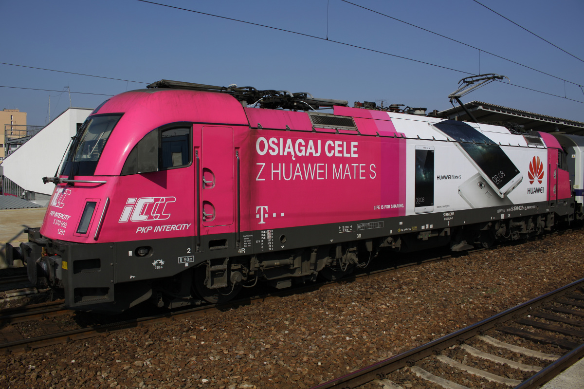 EU44-002 (Huawei Mate S - T-Mobile livery) (Vehicles » Trains and Locomotives » Siemens EuroSprinter ES64U4 Taurus (Husarz))