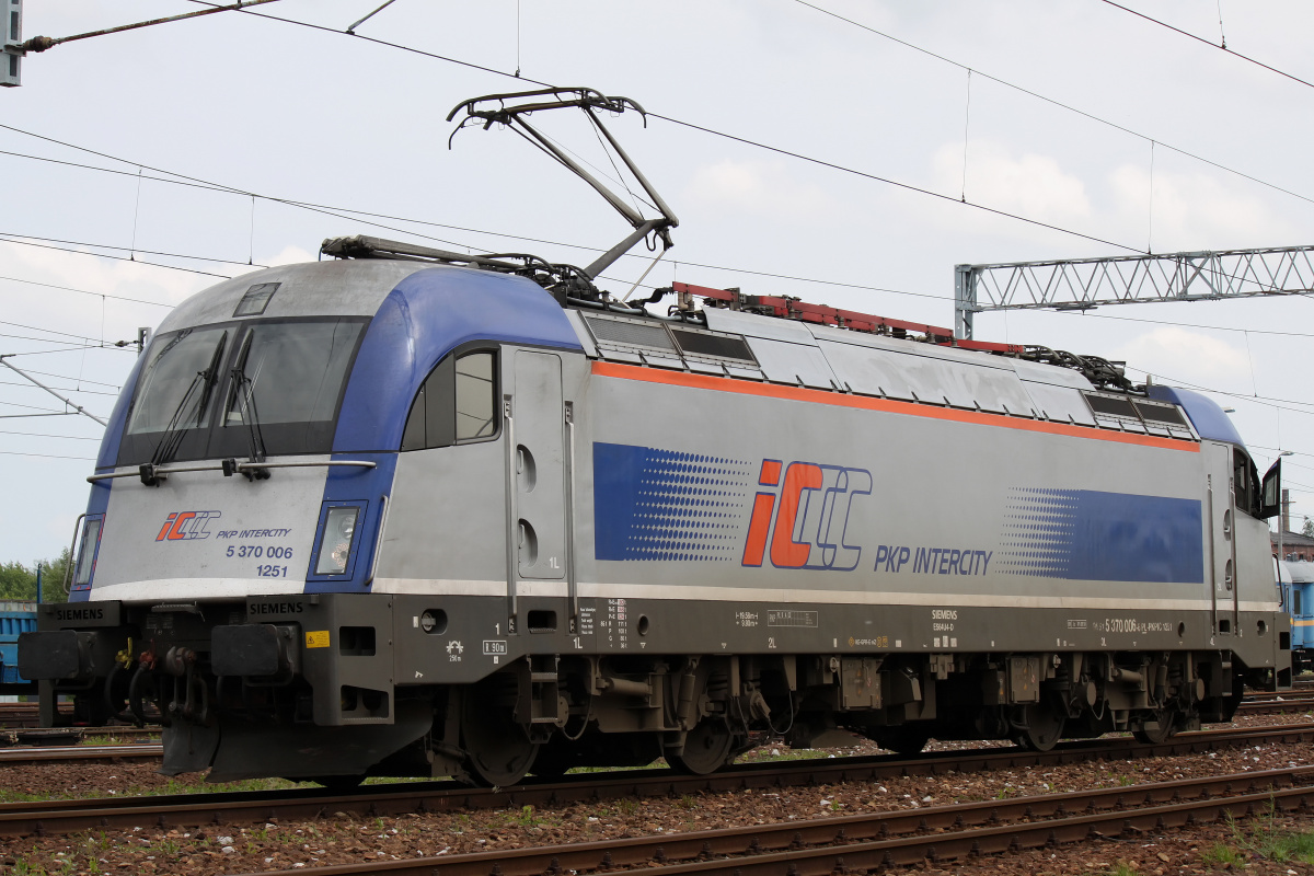 EU44-006 (Vehicles » Trains and Locomotives » Siemens EuroSprinter ES64U4 Taurus (Husarz))