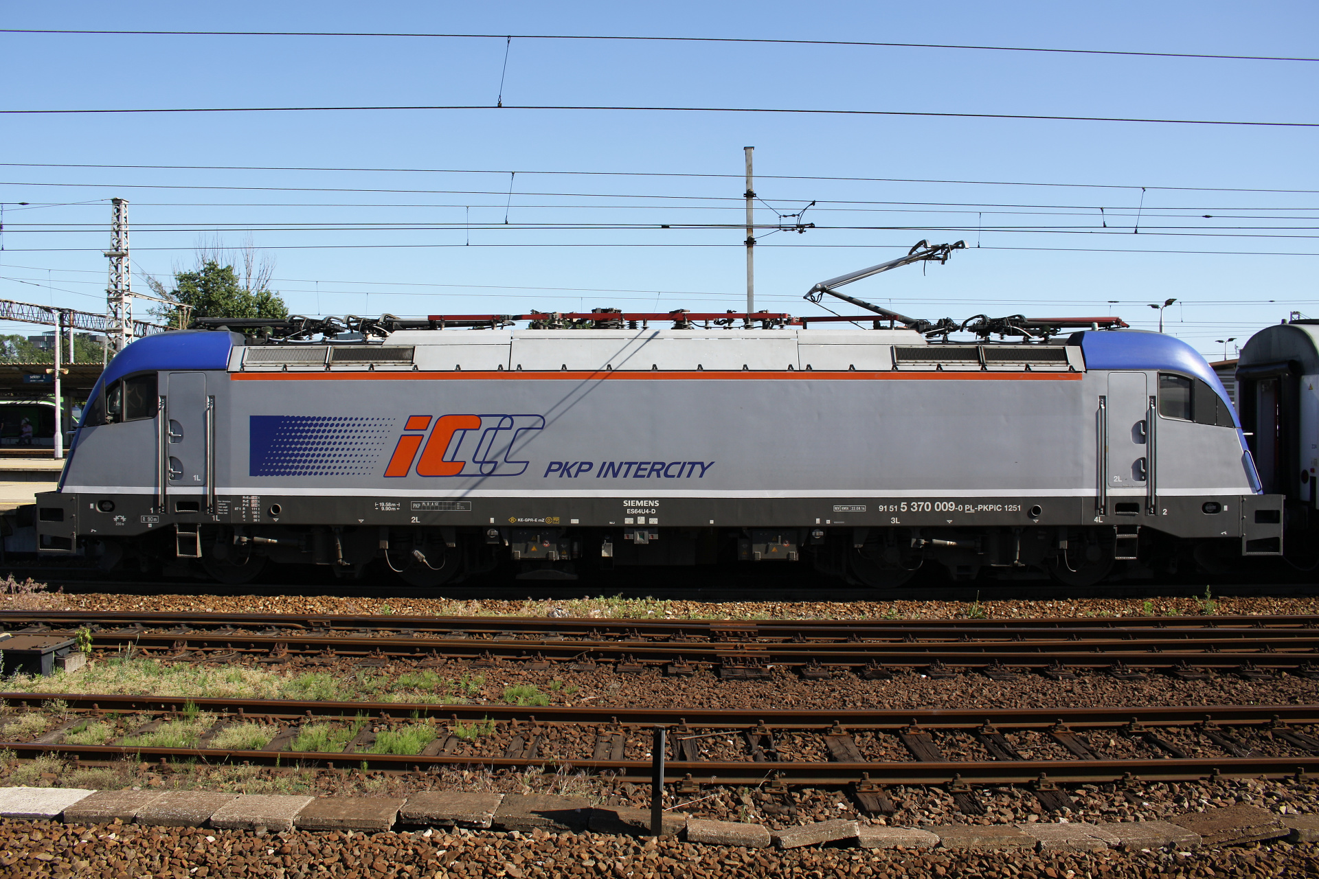 EU44-009 (Vehicles » Trains and Locomotives » Siemens EuroSprinter ES64U4 Taurus (Husarz))