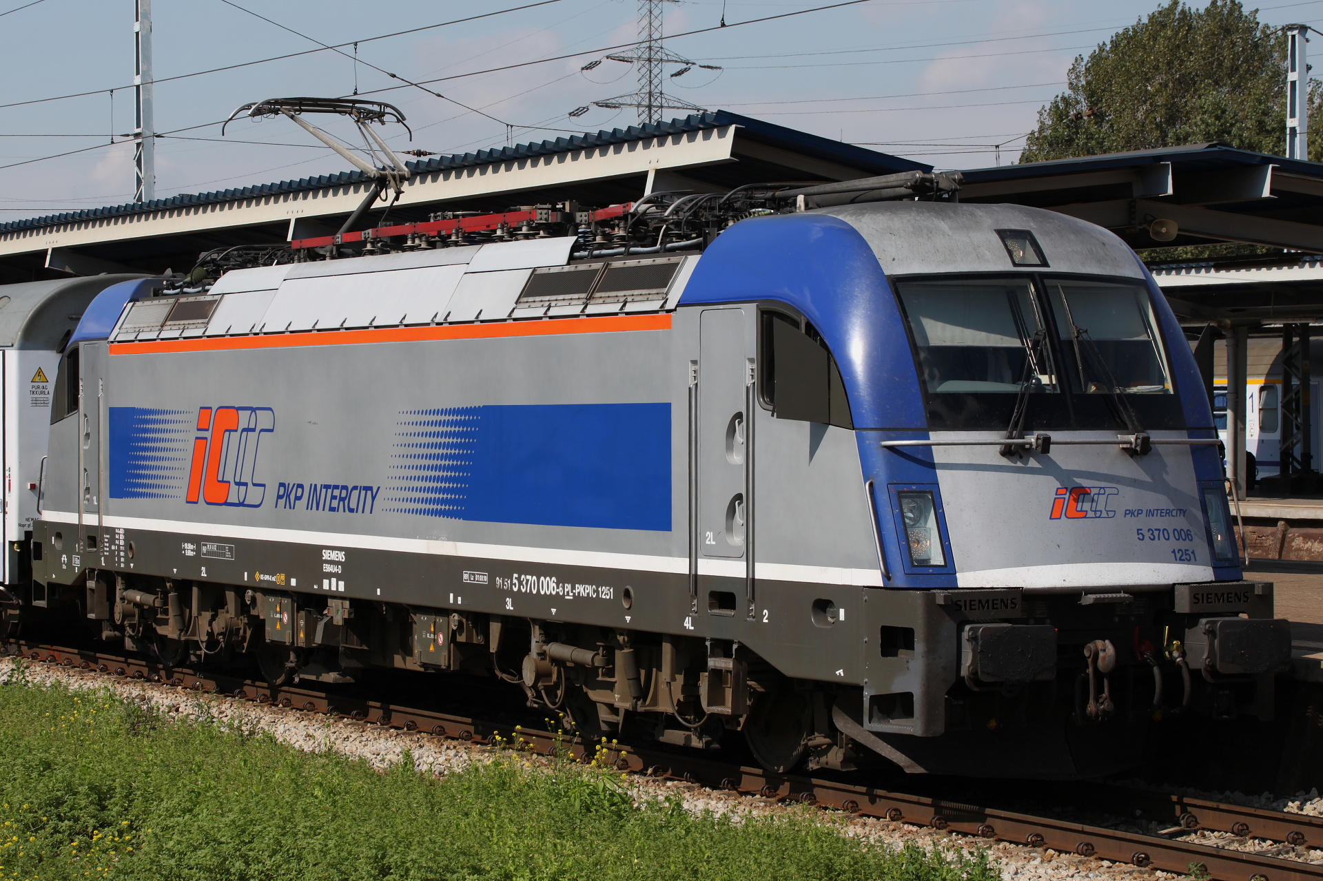 EU44-006 (Vehicles » Trains and Locomotives » Siemens EuroSprinter ES64U4 Taurus (Husarz))